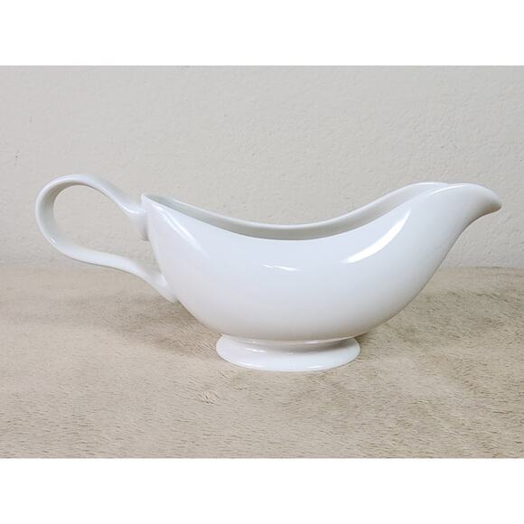Martha Stewart Gravy Boat Sauceboat Bowl Pitcher White Porcelain Dinnerware - Picture 5 of 11
